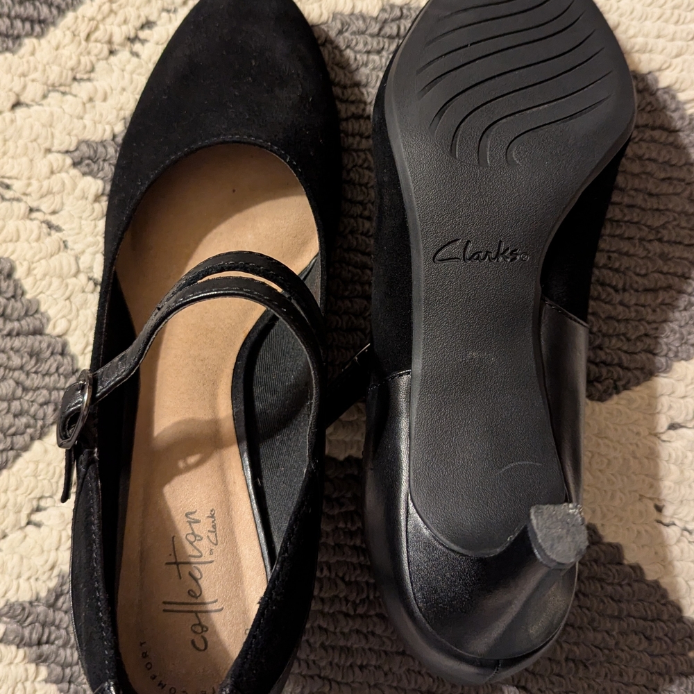 Collection B Black Size 8.5 Heels Classic Design Excellent Condition